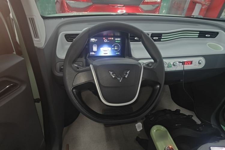 Used Wuling Hongguang MINIEV 2021 Macaron Premium Model – Lithium Iron Phosphate Steering Wheel