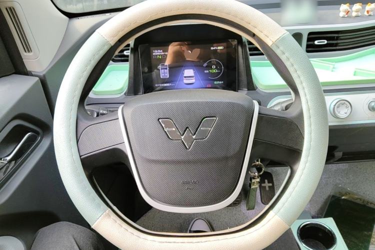 Used Wuling Hongguang MINIEV 2021 Macaron Fashion Model Lithium Iron Phosphate Steering Wheel