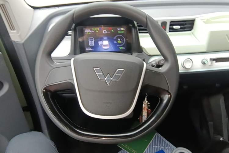 Used Wuling Hongguang MINIEV 2021 Macaron Fashion Edition Lithium-Ion Battery Steering Wheel