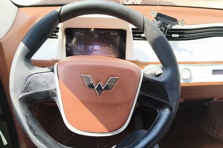 Used Wuling Hongguang MINIEV 2021 Macaron Premium Model – Lithium-NMC Steering Wheel