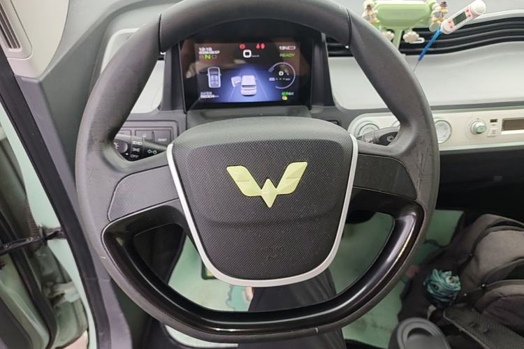Used Wuling Hongguang MINIEV 2021 Macaron Fashion Model Lithium Iron Phosphate Steering Wheel