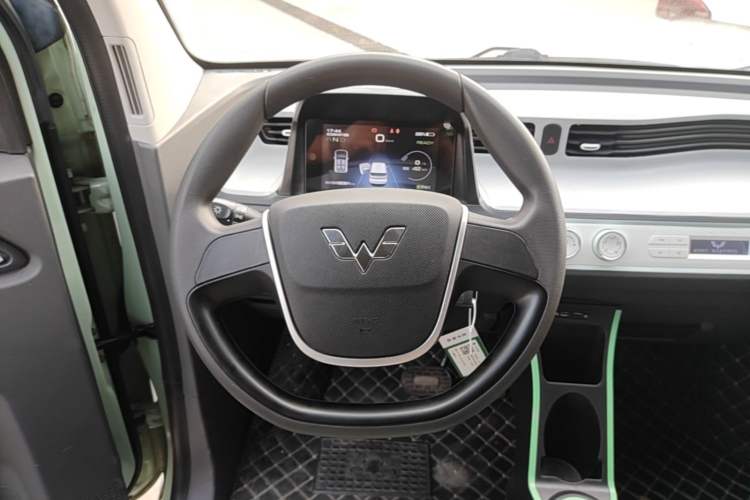 Used Wuling Hongguang MINIEV 2021 Macaron Premium Model – Lithium Iron Phosphate Steering Wheel