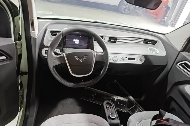 Used Wuling Hongguang MINIEV 2021 Macaron Premium Model – Lithium Iron Phosphate Steering Wheel