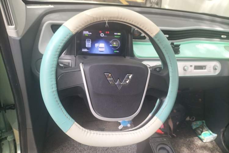 Used Wuling Hongguang MINIEV 2021 Macaron Premium Model – Lithium Iron Phosphate Steering Wheel