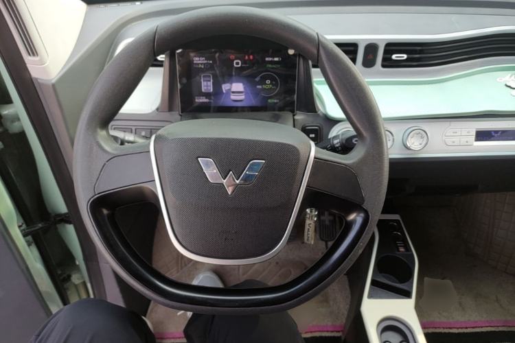 Used Wuling Hongguang MINIEV 2021 Macaron Premium Model – Lithium Iron Phosphate Steering Wheel