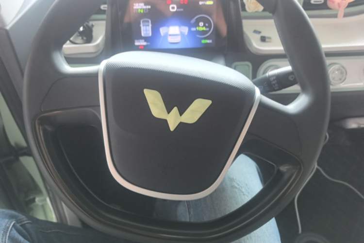 Used Wuling Hongguang MINIEV 2021 Macaron Premium Model – Lithium Iron Phosphate Steering Wheel