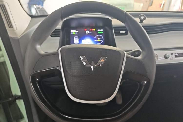 Used Wuling Hongguang MINIEV 2021 Macaron Premium Model – Lithium Iron Phosphate Steering Wheel