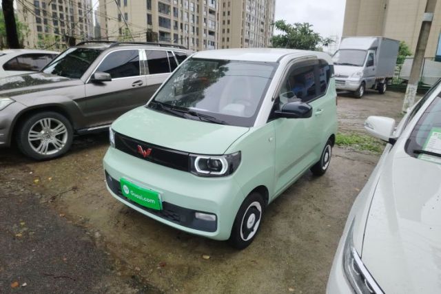 Ojetý Wuling Hongguang MINIEV 2021 Macaron Premium Model – Lithium Iron Phosphate