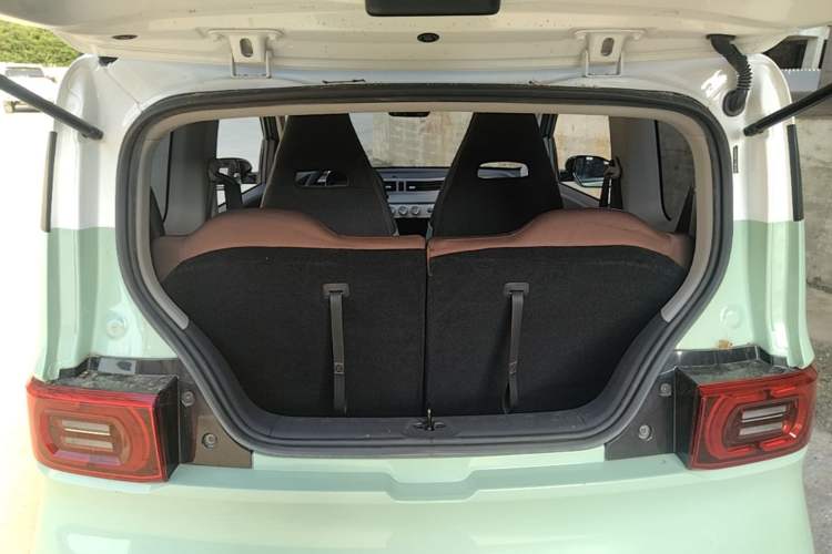 Used Wuling Hongguang MINIEV 2021 Macaron Premium Model – Lithium Iron Phosphate Trunk