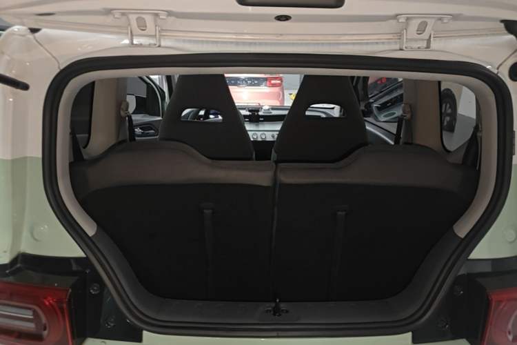 Used Wuling Hongguang MINIEV 2021 Macaron Premium Model – Lithium Iron Phosphate Trunk