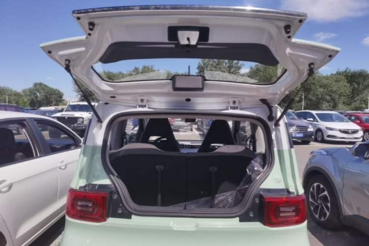 Used Wuling Hongguang MINIEV 2021 Macaron Premium Model – Lithium Iron Phosphate Trunk