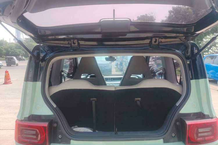Used Wuling Hongguang MINIEV 2021 Macaron Premium Model – Lithium Iron Phosphate Trunk