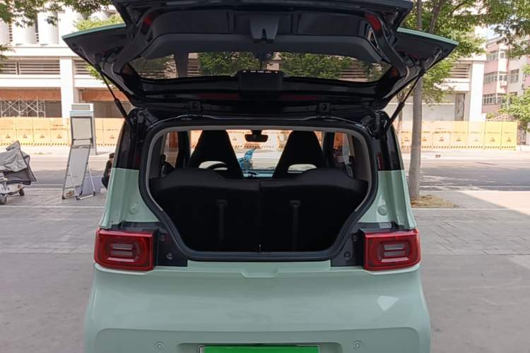 Used Wuling Hongguang MINIEV 2021 Macaron Fashion Model Lithium Iron Phosphate Trunk