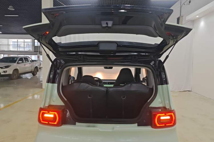 Used Wuling Hongguang MINIEV 2021 Macaron Fashion Model Lithium Iron Phosphate Trunk