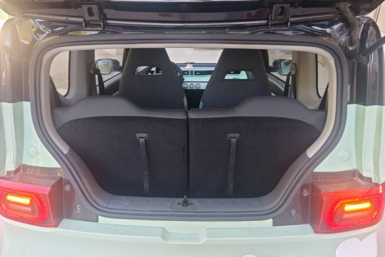 Used Wuling Hongguang MINIEV 2021 Macaron Fashion Model Lithium Iron Phosphate Trunk