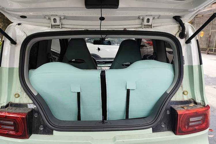Used Wuling Hongguang MINIEV 2021 Macaron Premium Model – Lithium Iron Phosphate Trunk