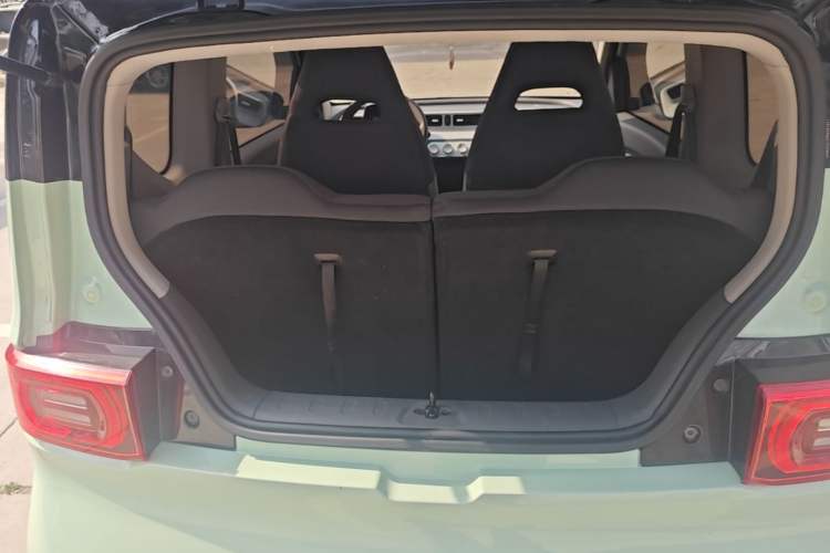 Used Wuling Hongguang MINIEV 2021 Macaron Fashion Model Lithium Iron Phosphate Trunk