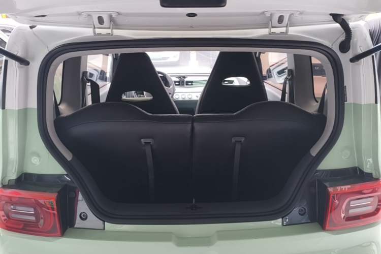 Used Wuling Hongguang MINIEV 2021 Macaron Premium Model – Lithium Iron Phosphate Trunk