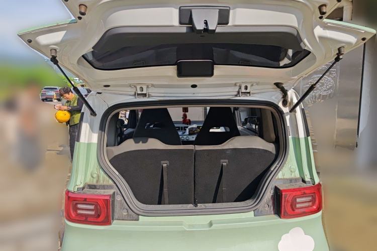 Used Wuling Hongguang MINIEV 2021 Macaron Sandwich Model 170 km Lithium Ternary Trunk