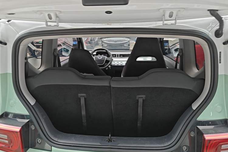 Used Wuling Hongguang MINIEV 2021 Macaron Premium Model – Lithium Iron Phosphate Trunk