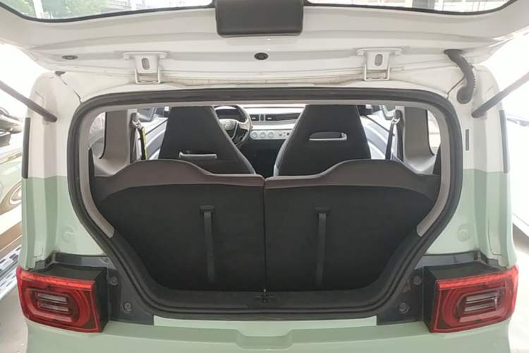 Used Wuling Hongguang MINIEV 2021 Macaron Fashion Model Lithium Iron Phosphate Trunk
