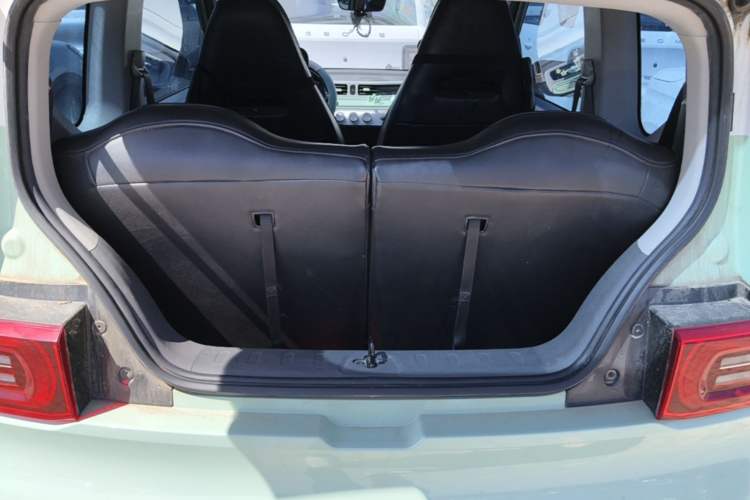 Used Wuling Hongguang MINIEV 2021 Macaron Sandwich Model 120 km Lithium Iron Phosphate Trunk
