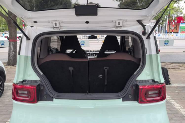 Used Wuling Hongguang MINIEV 2021 Macaron Fashion Model Lithium Iron Phosphate Trunk