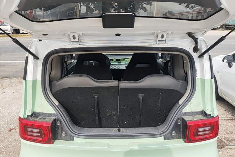 Used Wuling Hongguang MINIEV 2021 Macaron Fashion Model Lithium Iron Phosphate Trunk