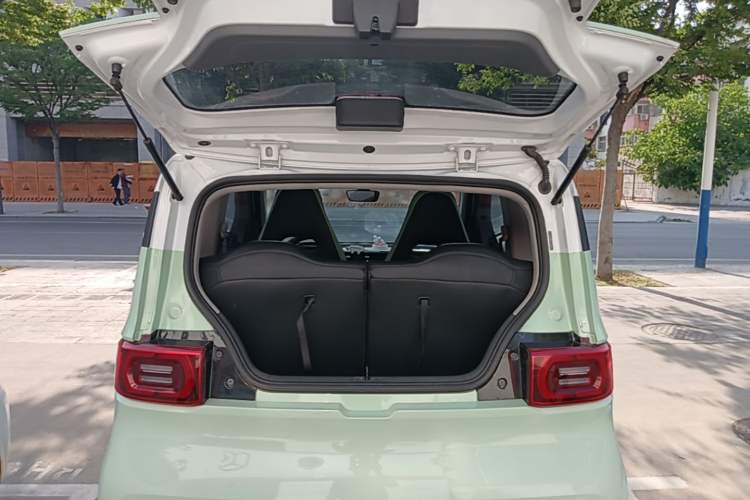 Used Wuling Hongguang MINIEV 2021 Macaron Fashion Model Lithium Iron Phosphate Trunk