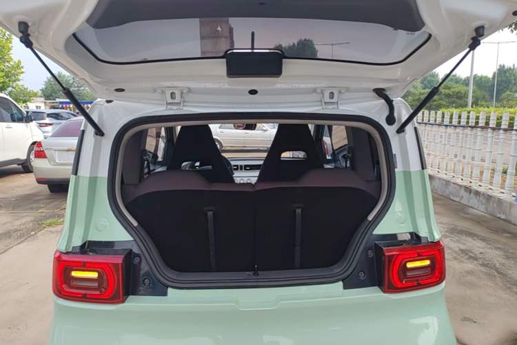 Used Wuling Hongguang MINIEV 2021 Macaron Fashion Model Lithium Iron Phosphate Trunk