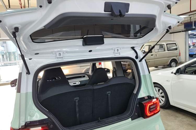 Used Wuling Hongguang MINIEV 2021 Macaron Fashion Model Lithium Iron Phosphate Trunk