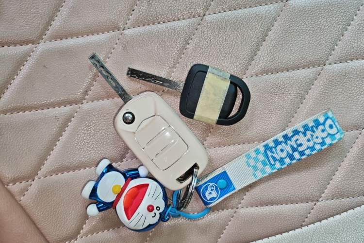 Used Wuling Hongguang MINIEV 2021 Macaron Premium Model – Lithium Iron Phosphate Vehicle Key