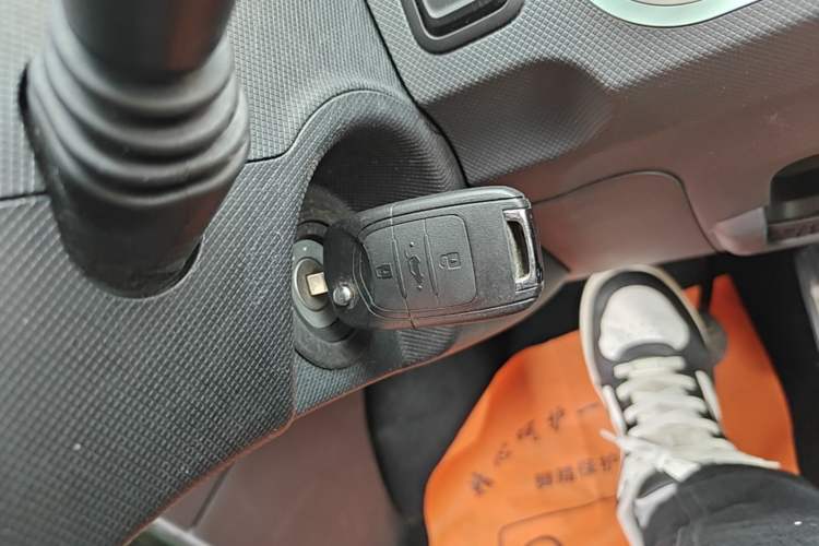 Used Wuling Hongguang MINIEV 2021 Macaron Fashion Model Lithium Iron Phosphate Vehicle Key