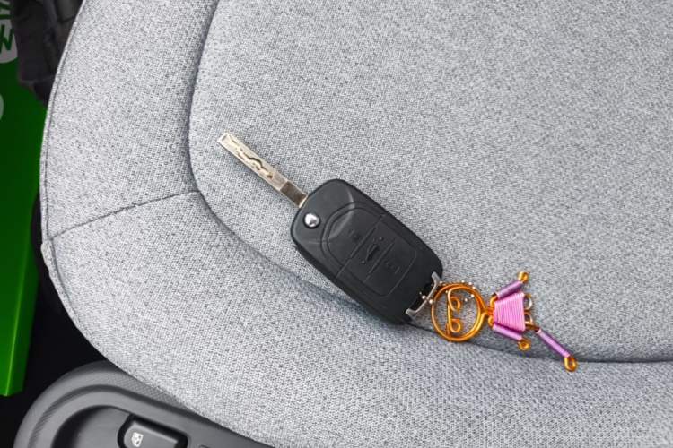 Used Wuling Hongguang MINIEV 2021 Macaron Premium Model – Lithium Iron Phosphate Vehicle Key
