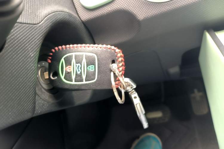 Used Wuling Hongguang MINIEV 2021 Macaron Premium Model – Lithium Iron Phosphate Vehicle Key