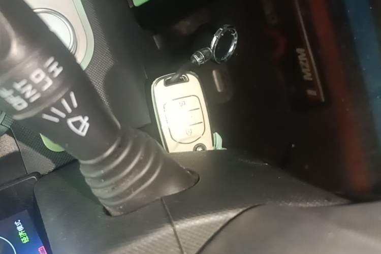 Used Wuling Hongguang MINIEV 2021 Macaron Premium Model – Lithium Iron Phosphate Vehicle Key