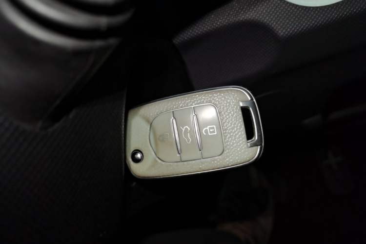Used Wuling Hongguang MINIEV 2021 Macaron Premium Model – Lithium Iron Phosphate Vehicle Key