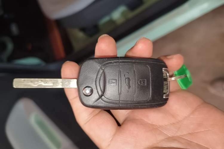 Used Wuling Hongguang MINIEV 2021 Macaron Premium Model – Lithium Iron Phosphate Vehicle Key