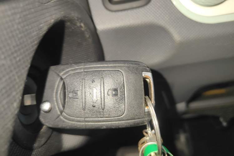 Used Wuling Hongguang MINIEV 2021 Macaron Fashion Edition Lithium-Ion Battery Vehicle Key