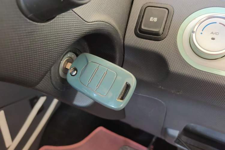 Used Wuling Hongguang MINIEV 2021 Macaron Premium Model – Lithium-NMC Vehicle Key