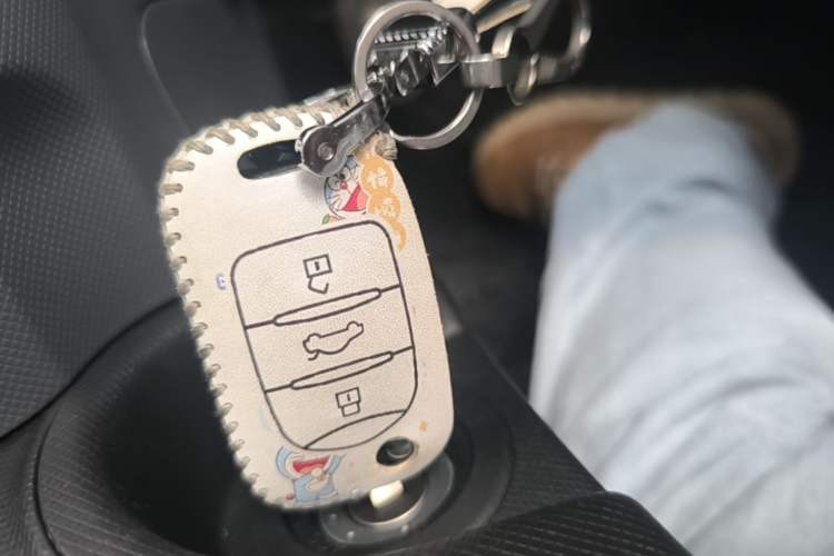 Used Wuling Hongguang MINIEV 2021 Macaron Premium Model – Lithium Iron Phosphate Vehicle Key