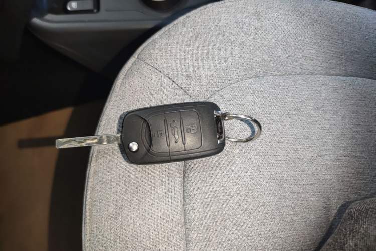 Used Wuling Hongguang MINIEV 2021 Macaron Premium Model – Lithium Iron Phosphate Vehicle Key