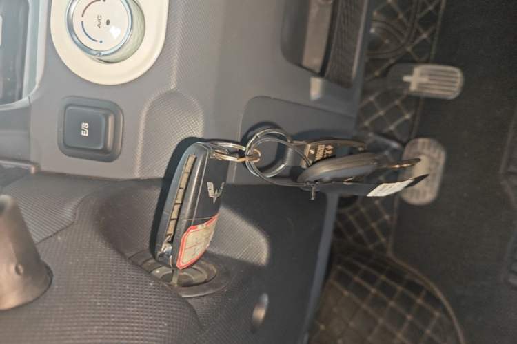 Used Wuling Hongguang MINIEV 2021 Macaron Fashion Model Lithium Iron Phosphate Vehicle Key