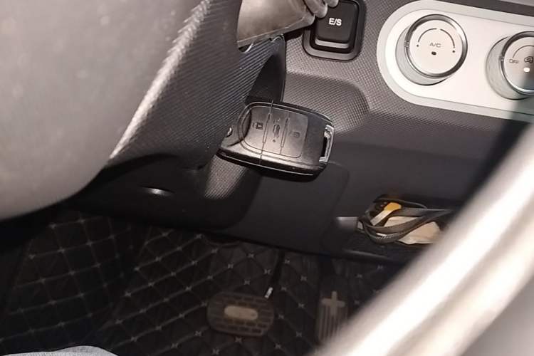 Used Wuling Hongguang MINIEV 2021 Macaron Premium Model – Lithium Iron Phosphate Vehicle Key