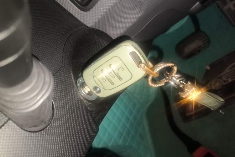 Used Wuling Hongguang MINIEV 2021 Macaron Premium Model – Lithium Iron Phosphate Vehicle Key