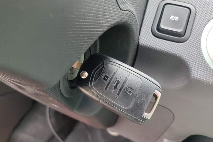 Used Wuling Hongguang MINIEV 2021 Macaron Premium Model – Lithium-NMC Vehicle Key