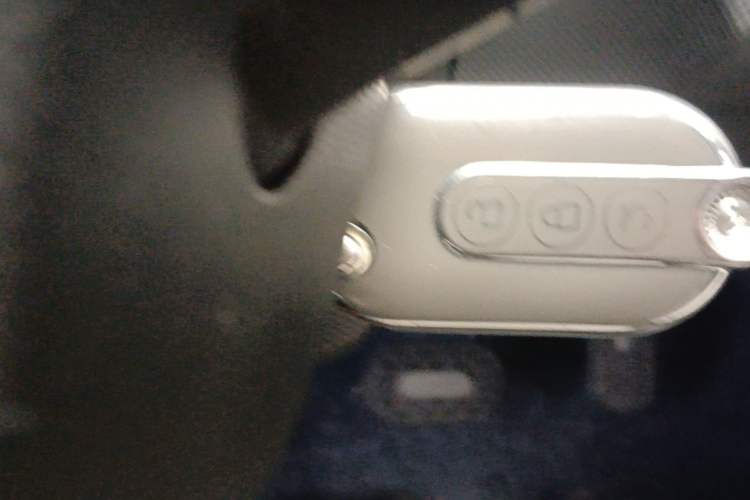 Used Wuling Hongguang MINIEV 2021 Macaron Fashion Model Lithium Iron Phosphate Vehicle Key