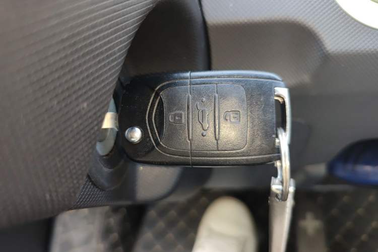 Used Wuling Hongguang MINIEV 2021 Macaron Premium Model – Lithium-NMC Vehicle Key
