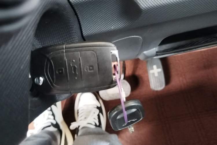 Used Wuling Hongguang MINIEV 2021 Macaron Premium Model – Lithium Iron Phosphate Vehicle Key