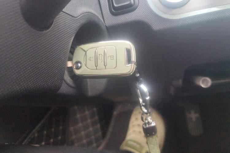 Used Wuling Hongguang MINIEV 2021 Macaron Premium Model – Lithium Iron Phosphate Vehicle Key